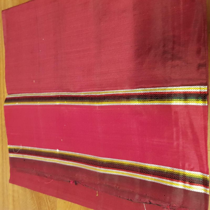 Dansk Silketørkle rødt 88x88cm